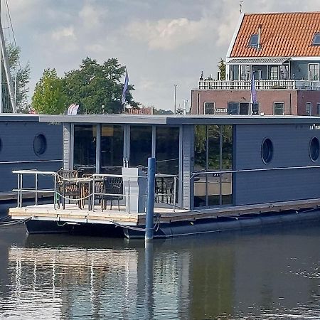 Hotel Luxury Houseboat In Volendam Marina Extérieur photo