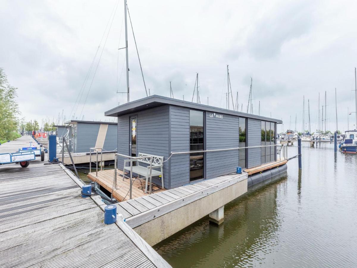 Hotel Luxury Houseboat In Volendam Marina Extérieur photo