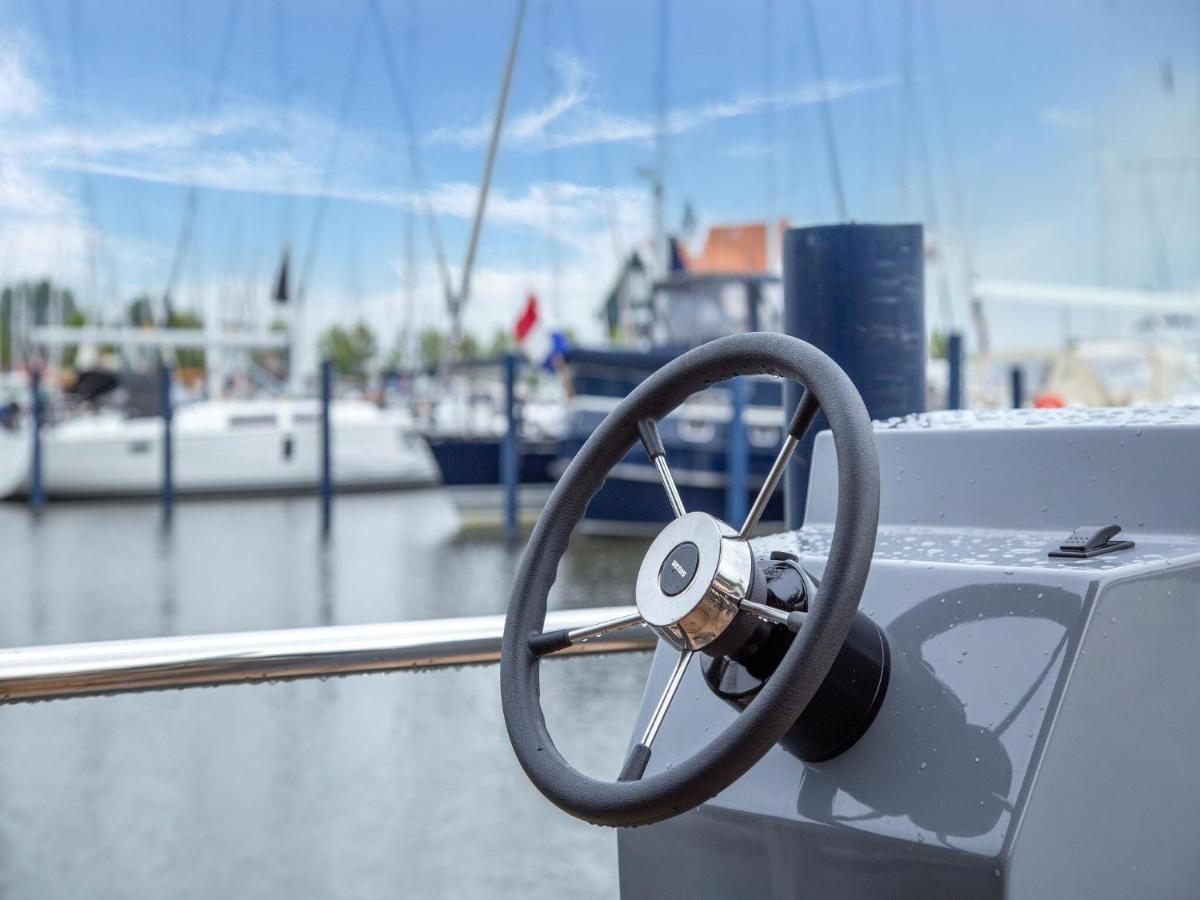 Hotel Luxury Houseboat In Volendam Marina Extérieur photo
