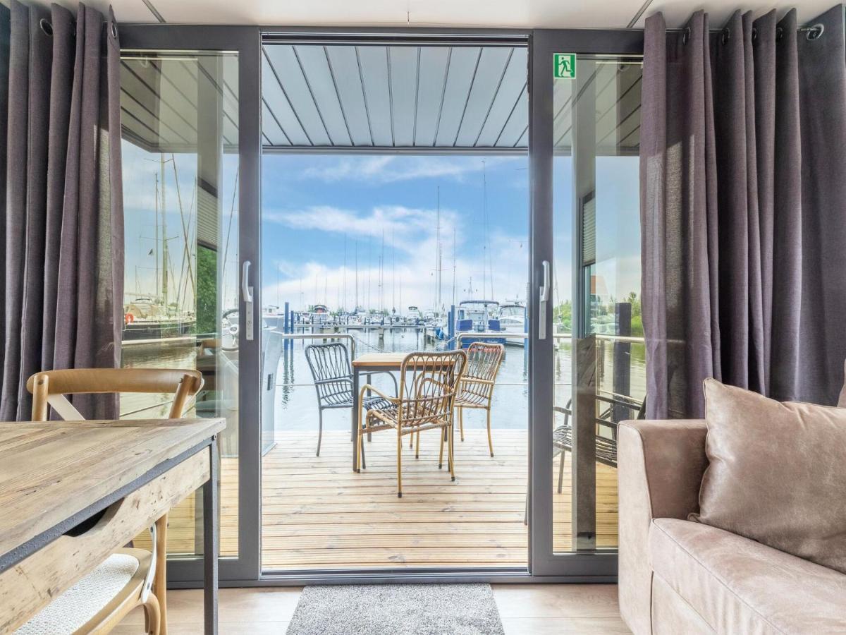 Hotel Luxury Houseboat In Volendam Marina Extérieur photo