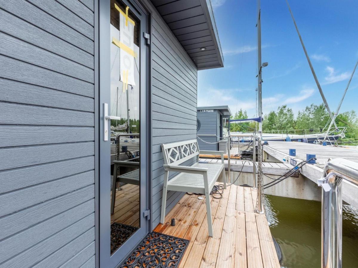 Hotel Luxury Houseboat In Volendam Marina Extérieur photo