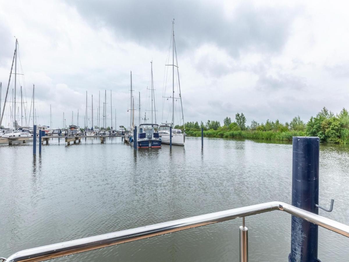Hotel Luxury Houseboat In Volendam Marina Extérieur photo