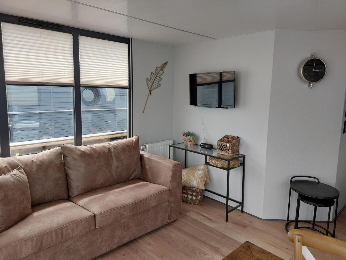 Hotel Luxury Houseboat In Volendam Marina Extérieur photo