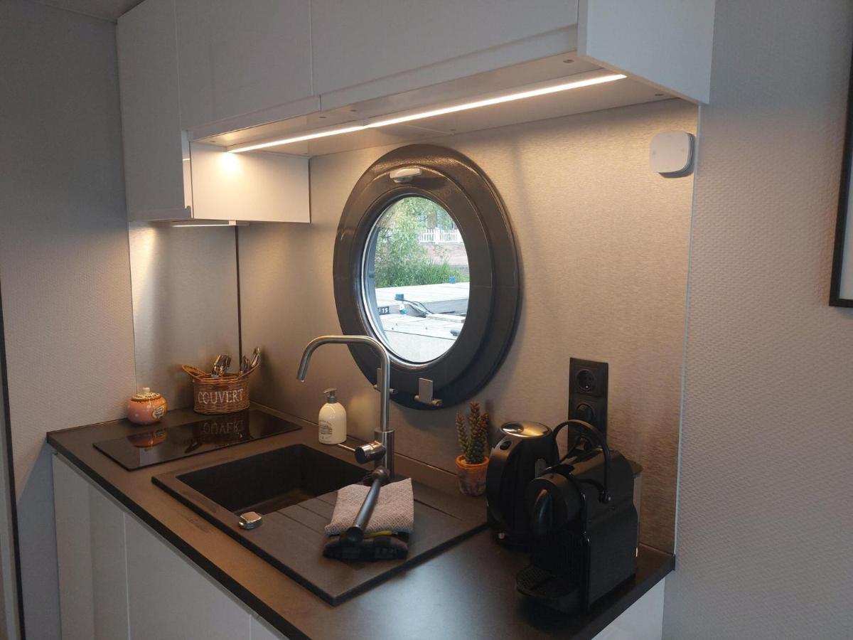 Hotel Luxury Houseboat In Volendam Marina Extérieur photo