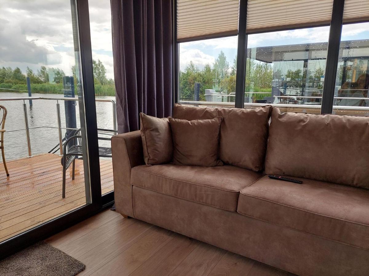 Hotel Luxury Houseboat In Volendam Marina Extérieur photo