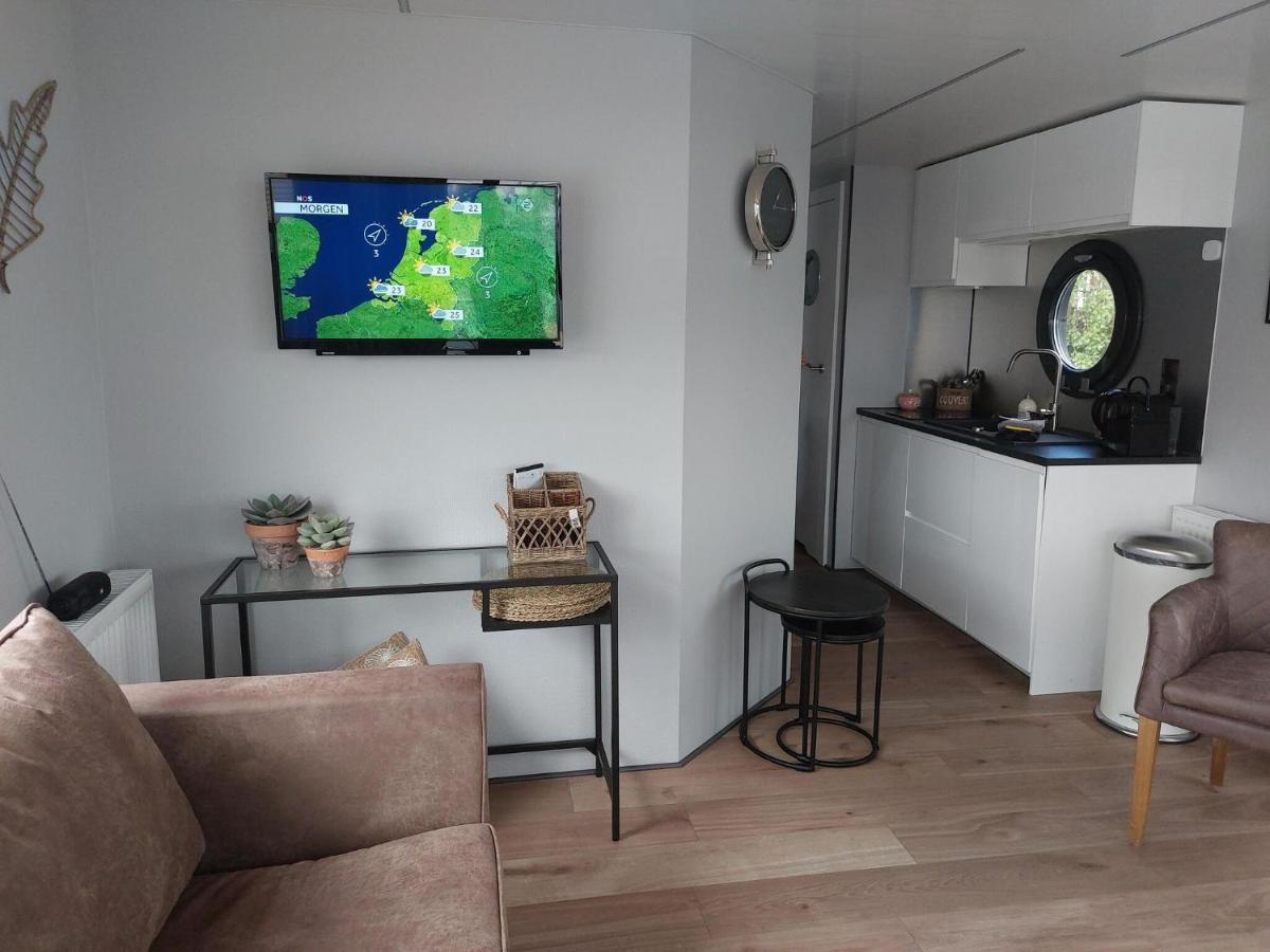 Hotel Luxury Houseboat In Volendam Marina Extérieur photo