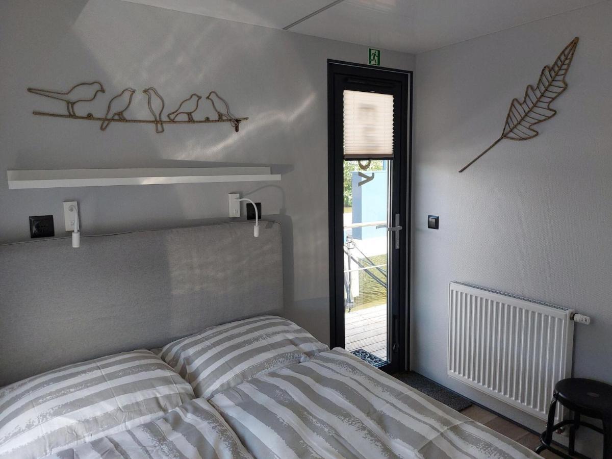 Hotel Luxury Houseboat In Volendam Marina Extérieur photo