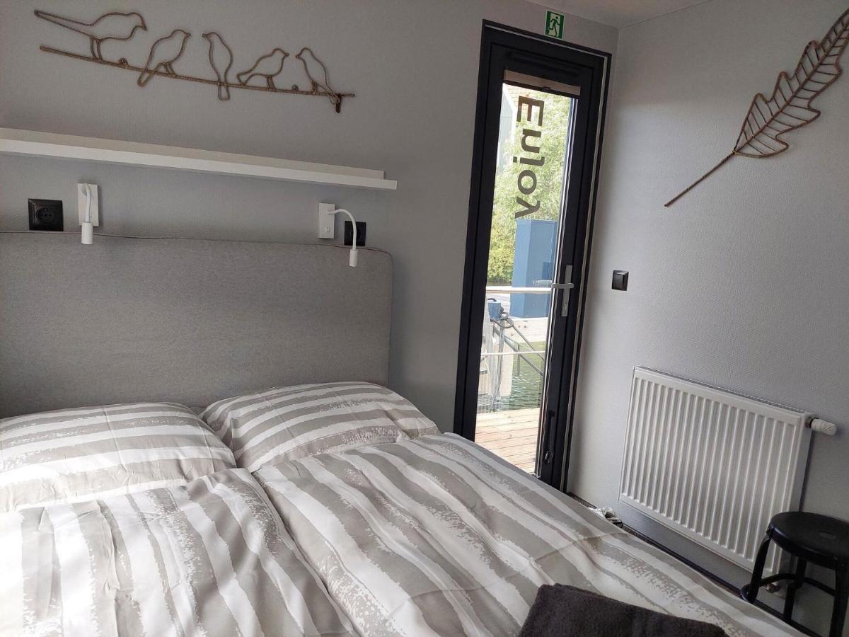 Hotel Luxury Houseboat In Volendam Marina Extérieur photo